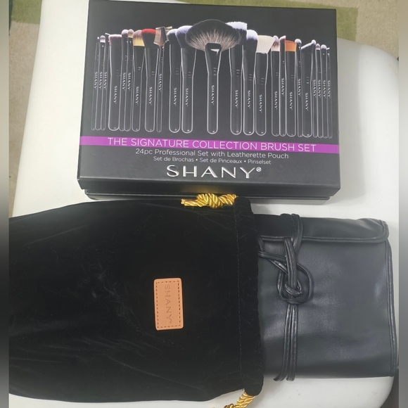 SHANY The Masterpiece Signature Makeup Brush Set - 25 pieces - Picture 14 of 16